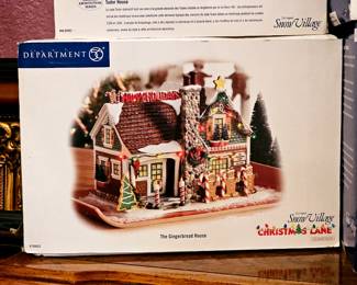 Department 56 The Gingerbread House 