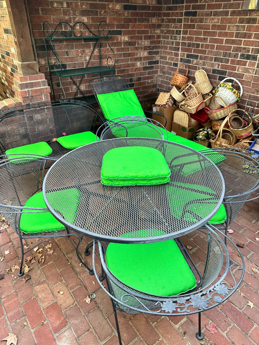 MID CENTURY MODERN ESTATE TAG SALE IN WEBB... starts on 10/4/2024