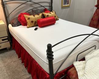 Queen TEMPUR-PEDIC Ease Adjustable Mattress