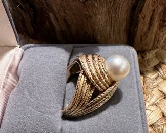 Custom 14K GOLD Ring with Center Pearl