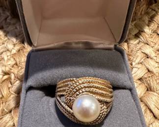 Custom 14K GOLD Ring with Center Pearl