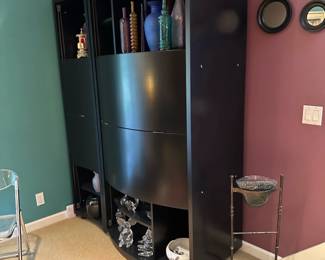 Wavy Display Cabinet with Vertical Sliding Doors