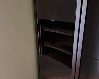 Wavy Display Cabinet with Vertical Sliding Doors