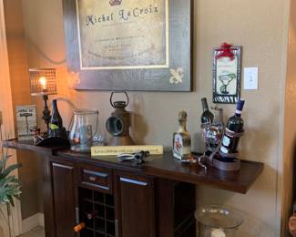 small bar with extendable top