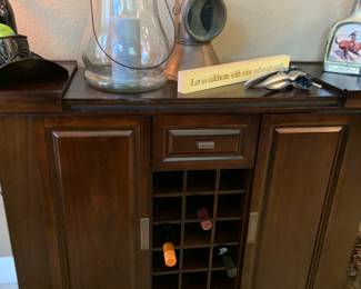 wine rack/ small bar 