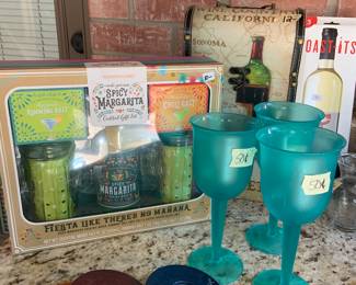 so much cute pool/patio stuff here