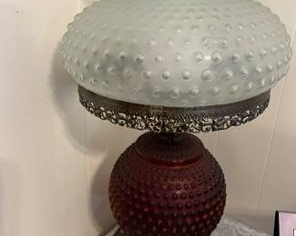 Hobnail table lamp