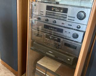 Sony stereo system with cabinet