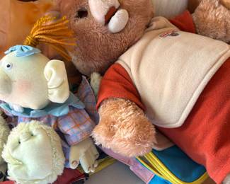 Teddy Ruxpin with tapes, other vintage 80s toys plush