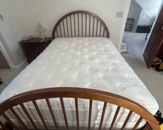 Queen size bed, complete, pillow top mattress