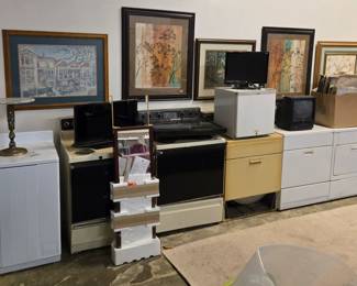 Lots of appliances: washers, dryers, stoves, refrigerators, microwaves, etc. (Not all tested, priced accordingly)