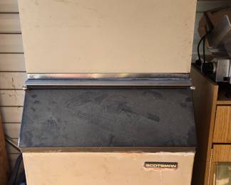 Scotsman Ice Machine (untested)