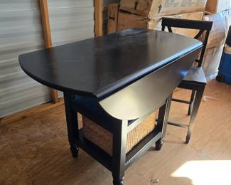 Howard Miller Table 