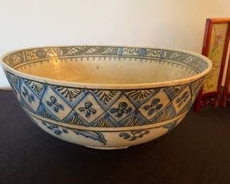 Large Antique Chinese Bowl plus other oriental items 