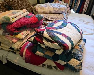 antique linen, hand made linen, hand made quilts 