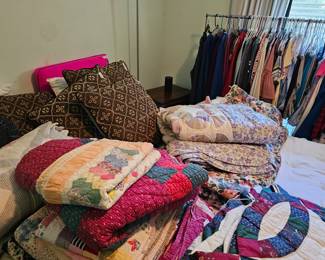 antique linen, hand made linen, hand made quilts 