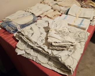 antique linen, hand made linen, hand made quilts 