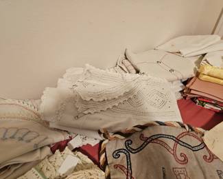 antique linen, hand made linen, hand made quilts 