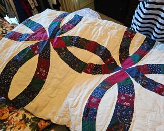 antique linen, hand made linen, hand made quilts 