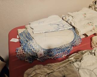 antique linen, hand made linen, hand made quilts 