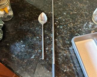 Expandable spoons 