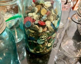 WWI WW11 buttons and many antique sea shell buttons 