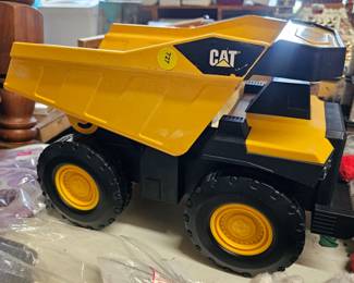 CAT DUMP TRUCK TOY