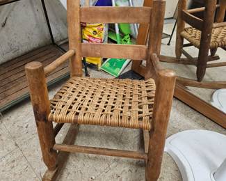 ROCKING CHAIR