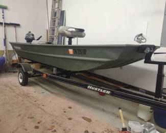 New 12' Alumacraft Jon Boat with Hustler Trailer, Yamaha 4 stroke 2.5hp Outboard, 2 fishing seats And Minn Kota 55lb thrust trolling motor. Boat was registered a few years ago but has never been off the trailer, it's always sat right here inside my garage.