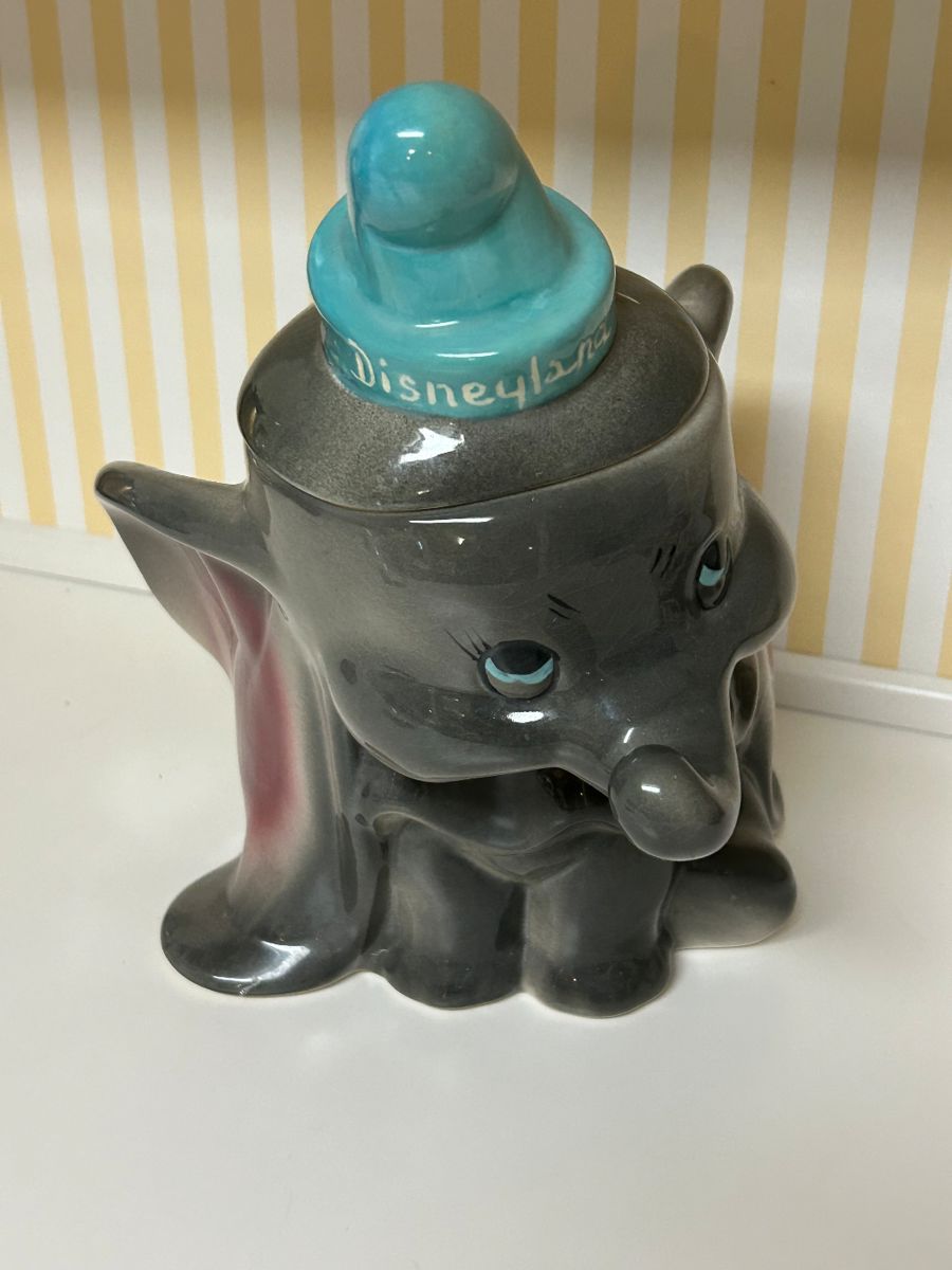 Hagen Renaker Disneyland Dumbo cookie jar, circa 1955-1960