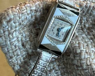 Elgin 14K gold filled watch in working condition.