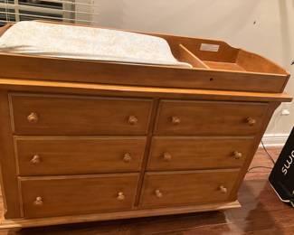 Changing table  great for grama or auntie house Bassett  great condition 