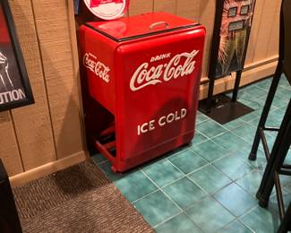 Coca Cola. Cooler 