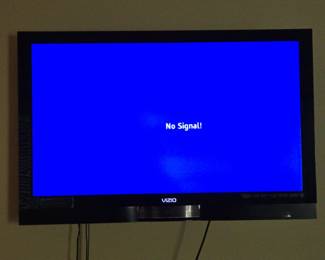 37 Vizio TV With Remote