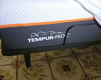 Like New Full Size Powered Bed With Remote And TempurPedic Mattress