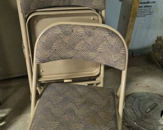 Set Of 8 Folding Chairs Tan Painted Metal With Blue And Tan Padding