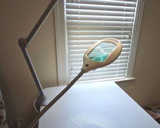Two Working Magnifier LampsGreat For Crafting