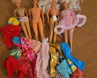 Vintage Barbies And Ken Doll From 1960s With Clothing Collection