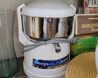 Omega Juicer