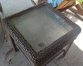 outdoor patio table