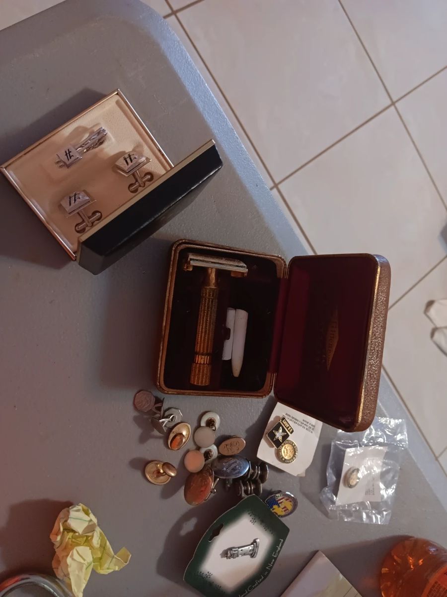 Everything must go Some nice items in Satellite Beach, FL starts on 9