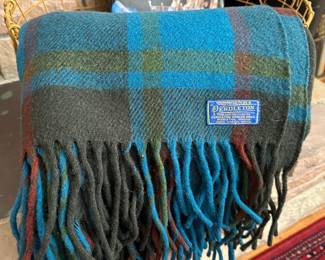 Pendleton Wool Blue/Multicolored Plaid Throw Blanket