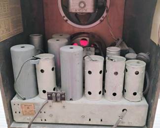 RCA Victor Tube Radio - Model 125