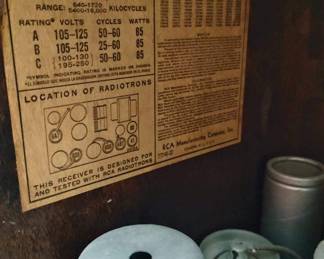 RCA Victor Tube Radio - Model 125