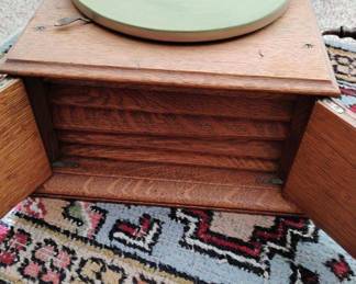 Victor Victrola Talking Machine Phonograph Record Player