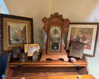 Antique mantel clock American