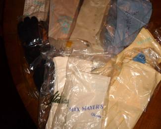 GLOVES  new in the bag 