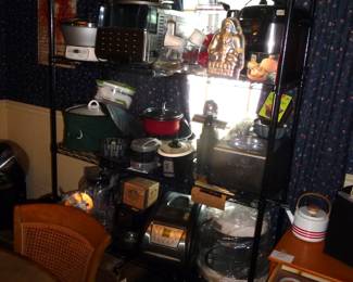 kitchen Items = most are NEW