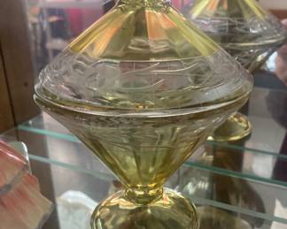 Amber flash footed candy with lid