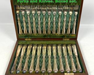 Lot 1629 12 pcs Walker and Hall Sheffield Forks and Knives. Boxed set.